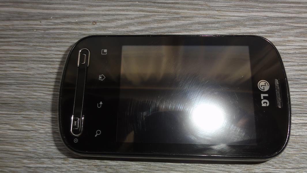 Mobilní telefon LG-P350